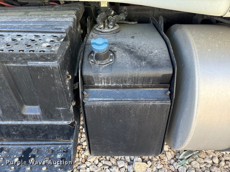 image for item YA1151 2019 International LT625 semi truck