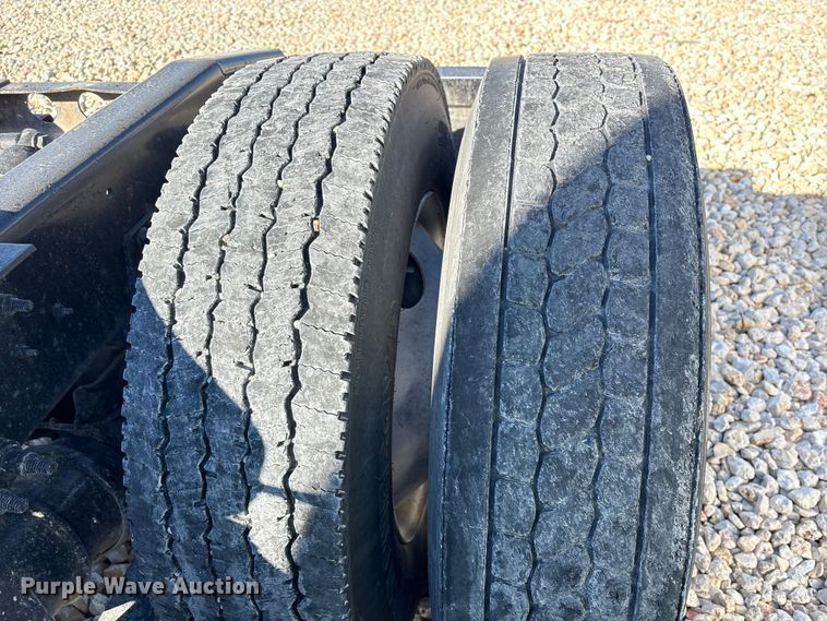 image for item YA1151 2019 International LT625 semi truck