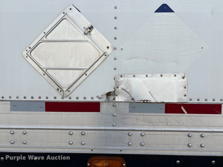 image for item YA1369 2017 CIMC 1RLR5305 refrigerated van trailer