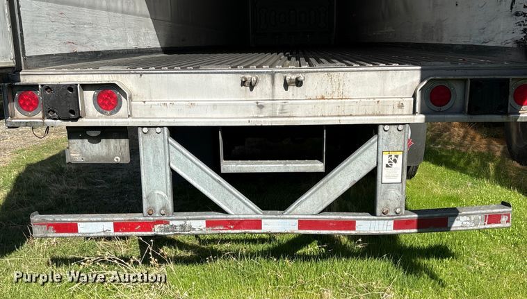 image for item YA1369 2017 CIMC 1RLR5305 refrigerated van trailer