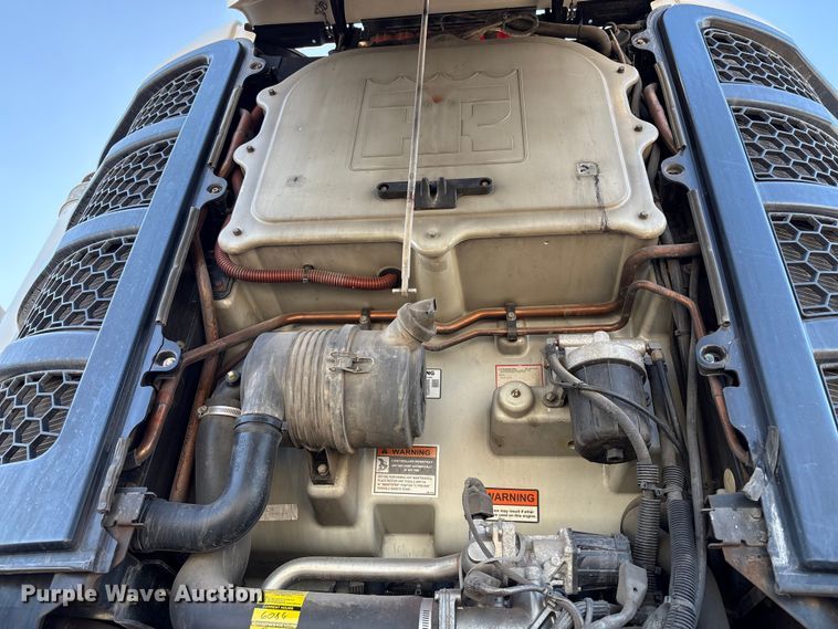 image for item YA1369 2017 CIMC 1RLR5305 refrigerated van trailer