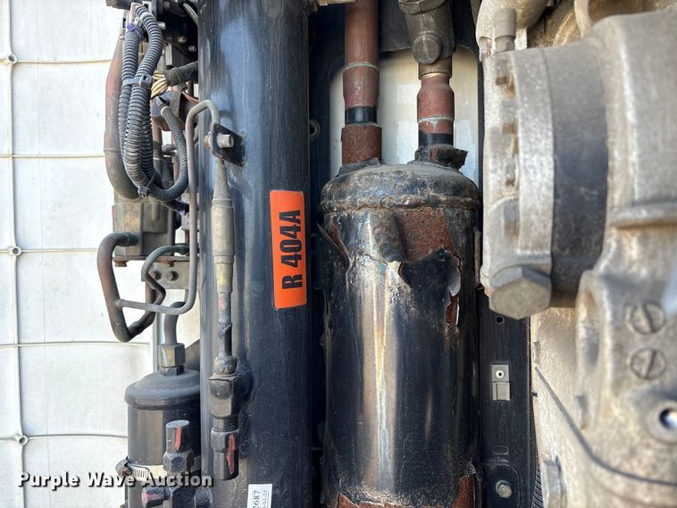 image for item YA1369 2017 CIMC 1RLR5305 refrigerated van trailer