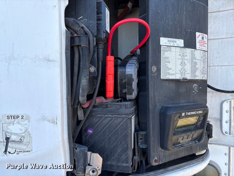 image for item YA1369 2017 CIMC 1RLR5305 refrigerated van trailer