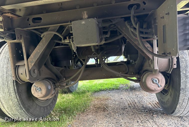 image for item YA1369 2017 CIMC 1RLR5305 refrigerated van trailer