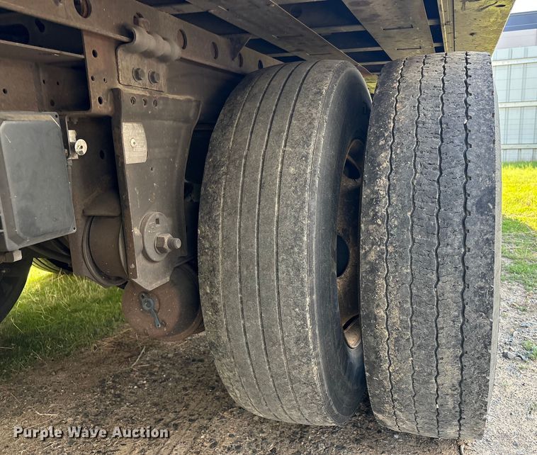 image for item YA1369 2017 CIMC 1RLR5305 refrigerated van trailer