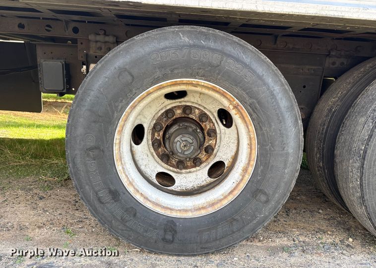 image for item YA1369 2017 CIMC 1RLR5305 refrigerated van trailer