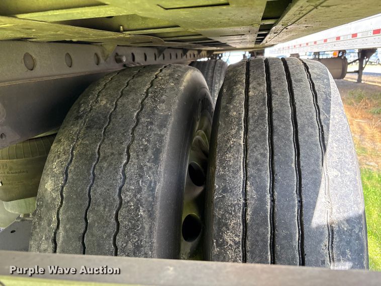 image for item YA1369 2017 CIMC 1RLR5305 refrigerated van trailer