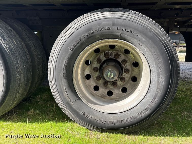 image for item YA1369 2017 CIMC 1RLR5305 refrigerated van trailer