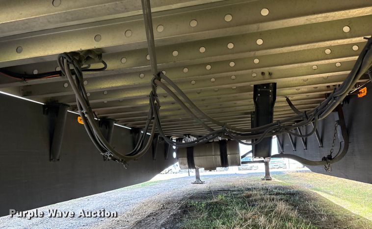 image for item YA1369 2017 CIMC 1RLR5305 refrigerated van trailer