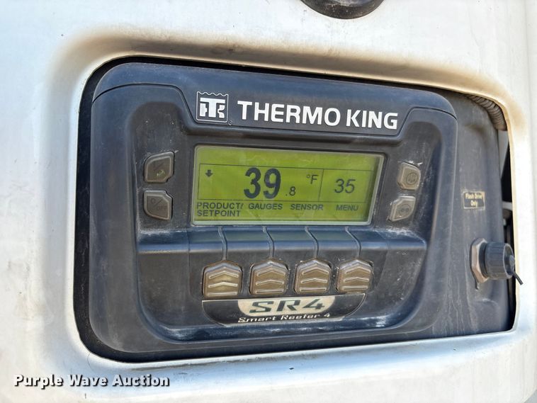 image for item YA1370 2017 CIMC 1RLR5505 refrigerated van trailer