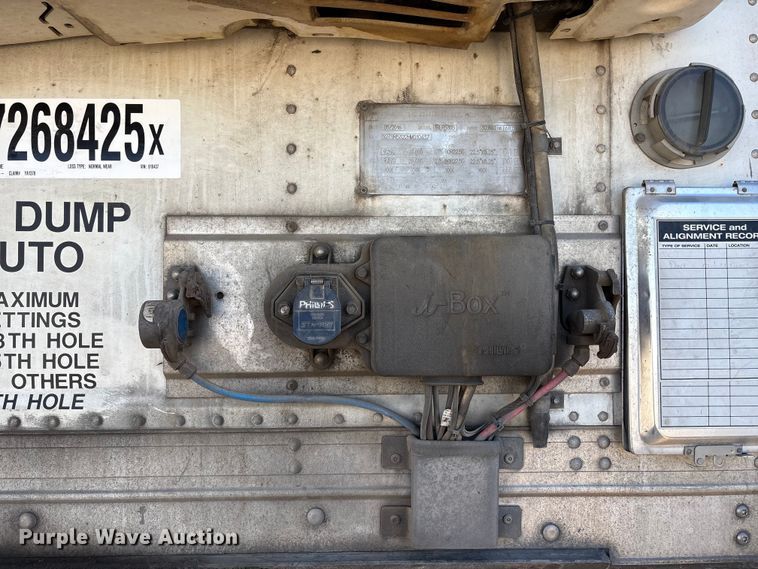 image for item YA1370 2017 CIMC 1RLR5505 refrigerated van trailer