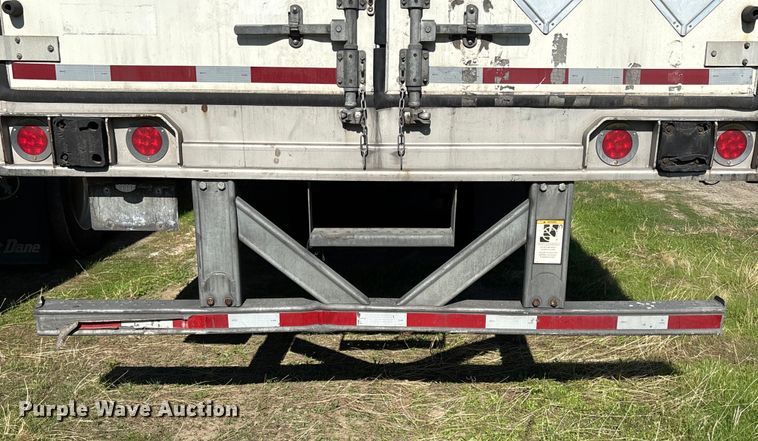 image for item YA1370 2017 CIMC 1RLR5505 refrigerated van trailer