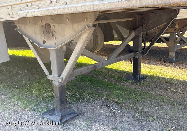 image for item YA1370 2017 CIMC 1RLR5505 refrigerated van trailer