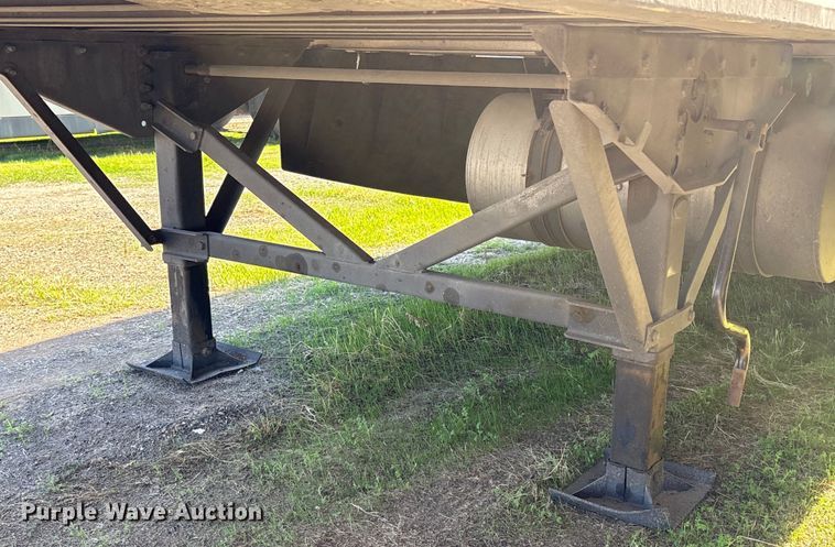 image for item YA1370 2017 CIMC 1RLR5505 refrigerated van trailer