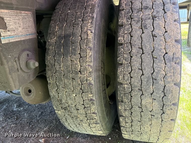 image for item YA1370 2017 CIMC 1RLR5505 refrigerated van trailer