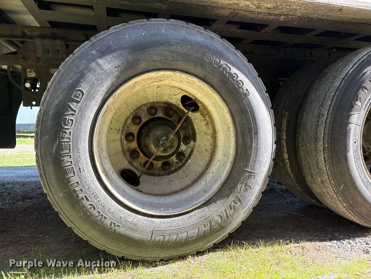 image for item YA1370 2017 CIMC 1RLR5505 refrigerated van trailer