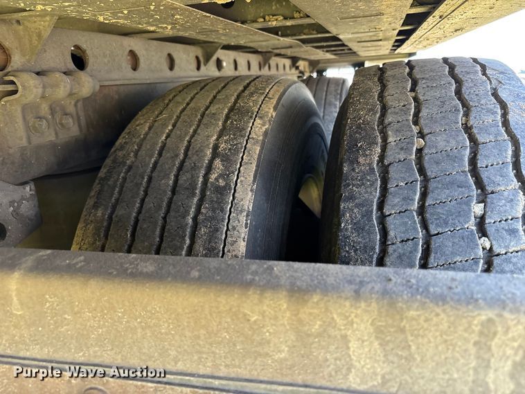 image for item YA1370 2017 CIMC 1RLR5505 refrigerated van trailer