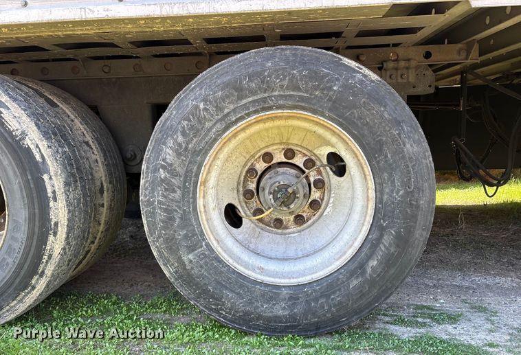 image for item YA1370 2017 CIMC 1RLR5505 refrigerated van trailer