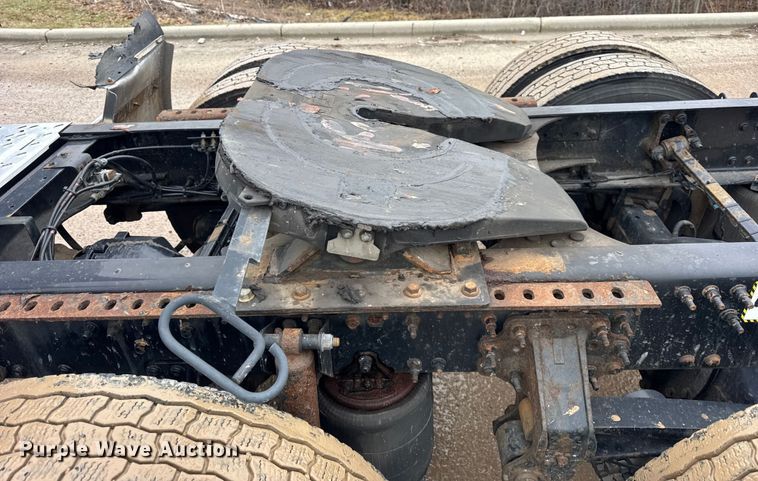 image for item YA1382 2020 Mack Anthem semi truck