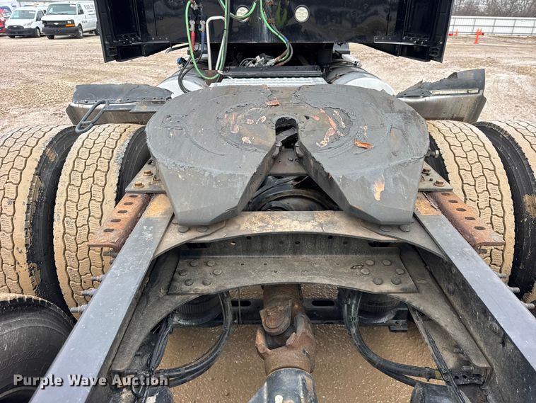 image for item YA1382 2020 Mack Anthem semi truck