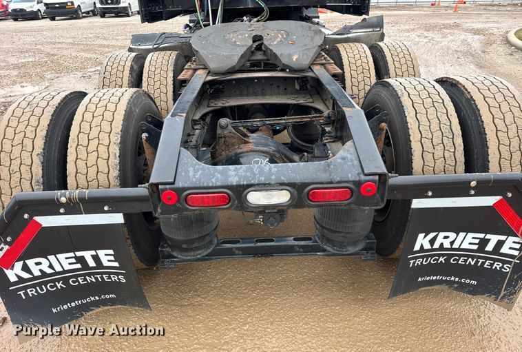 image for item YA1382 2020 Mack Anthem semi truck