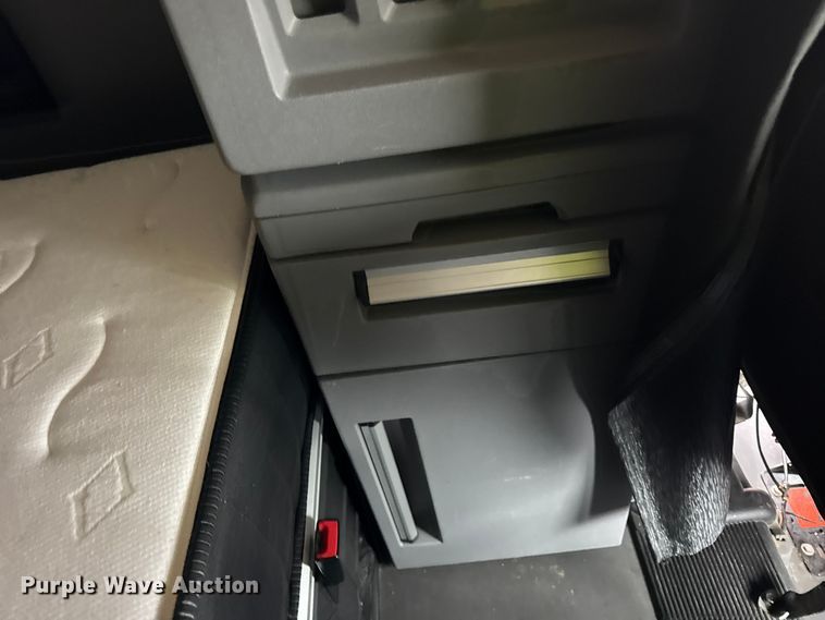 image for item YA1382 2020 Mack Anthem semi truck