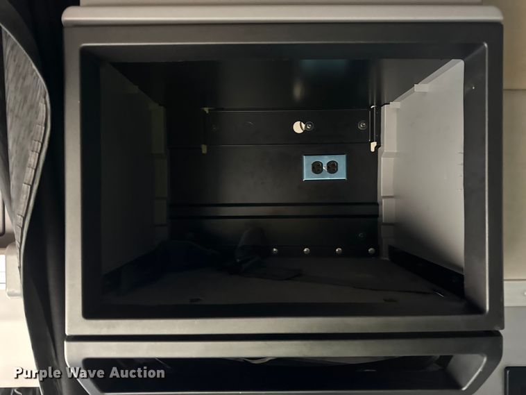 image for item YA1382 2020 Mack Anthem semi truck