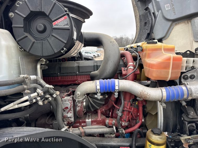 image for item YA1382 2020 Mack Anthem semi truck