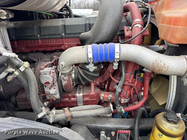 image for item YA1382 2020 Mack Anthem semi truck