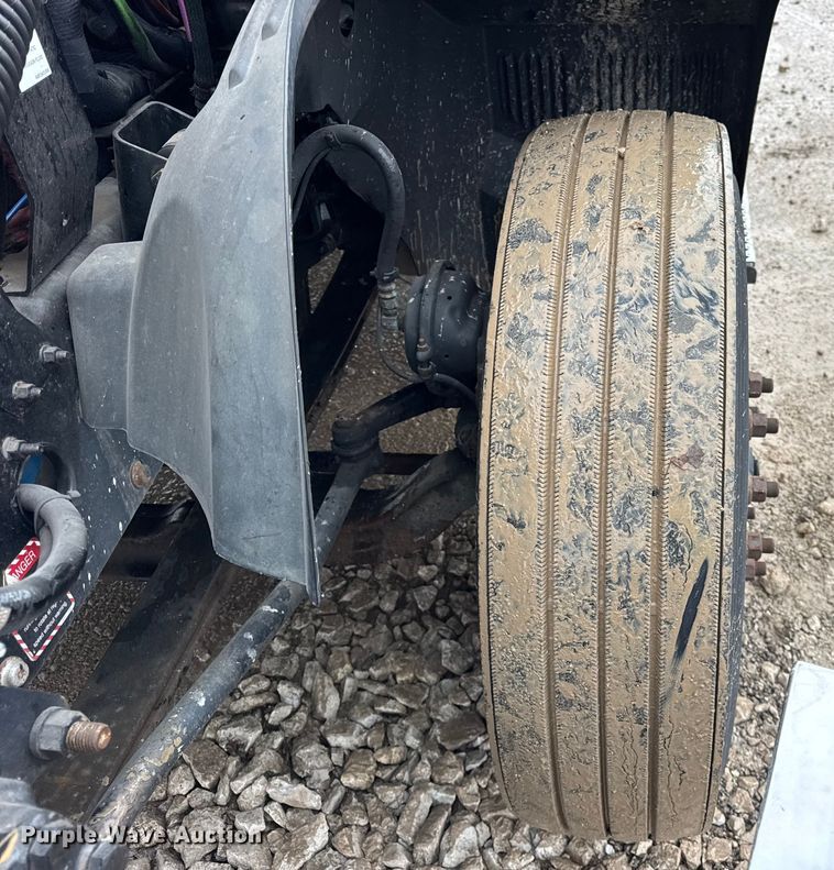 image for item YA1382 2020 Mack Anthem semi truck