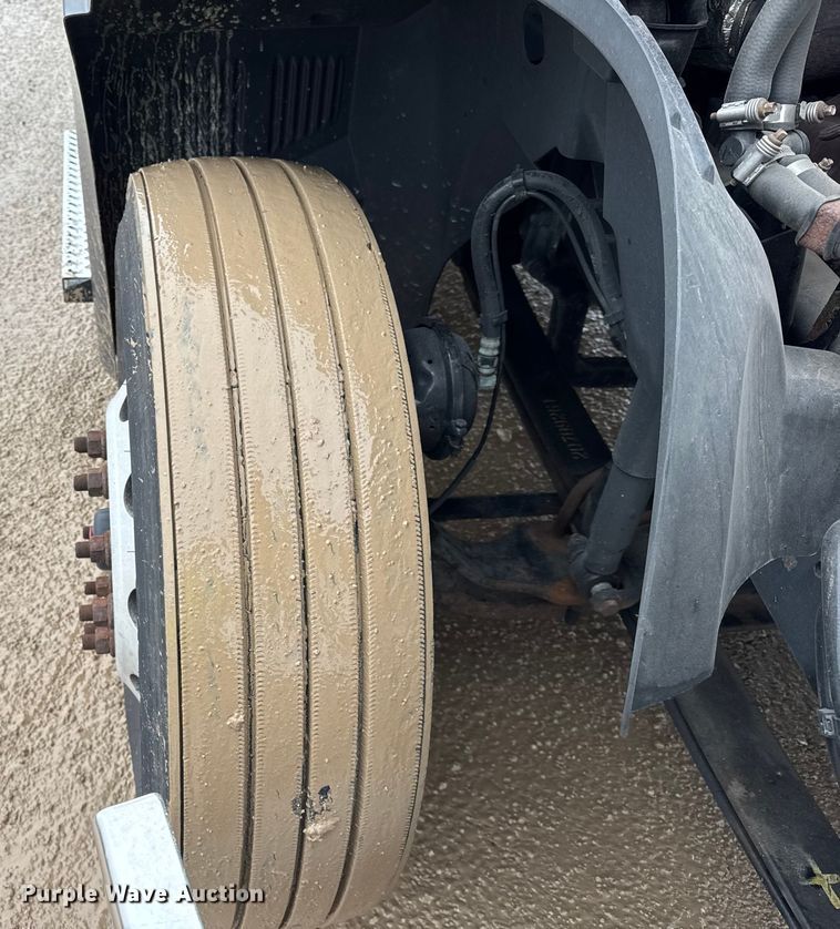 image for item YA1382 2020 Mack Anthem semi truck