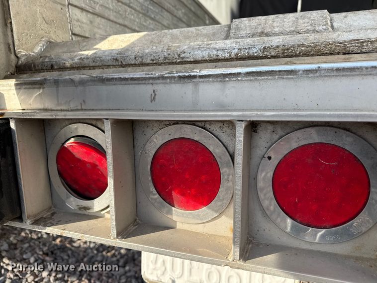 image for item YA1385 2018 Utility VS2RA refrigerated van trailer