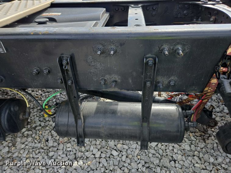 image for item YA1417 2019 Freightliner Cascadia semi truck