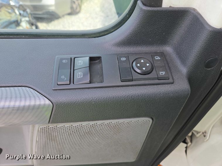 image for item YA1417 2019 Freightliner Cascadia semi truck