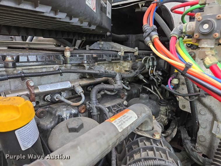 image for item YA1417 2019 Freightliner Cascadia semi truck