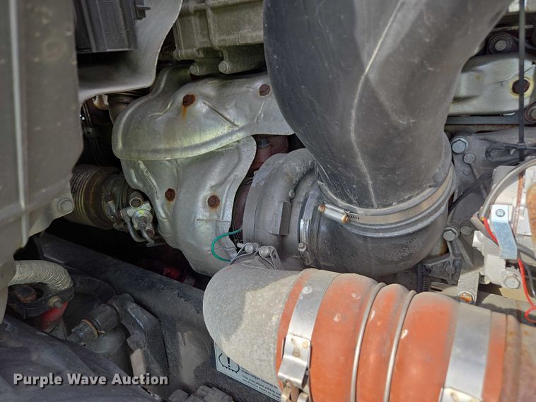 image for item YA1417 2019 Freightliner Cascadia semi truck