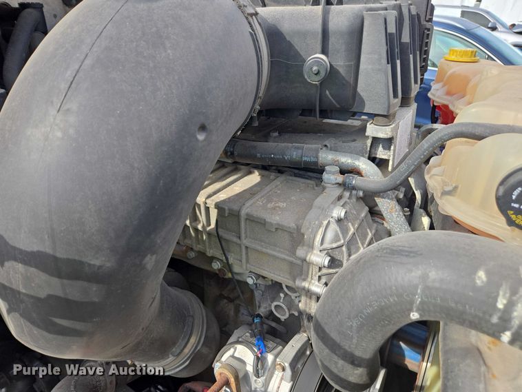 image for item YA1417 2019 Freightliner Cascadia semi truck