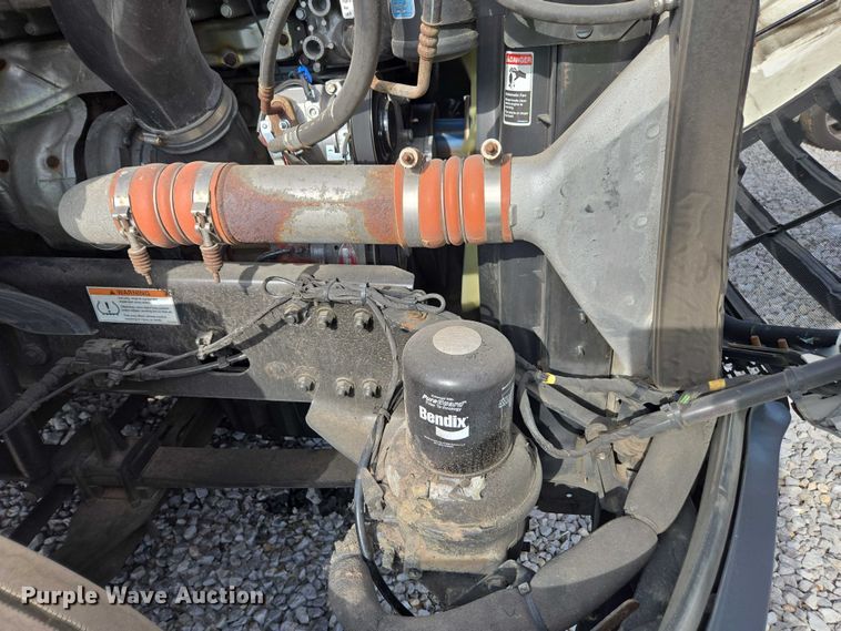 image for item YA1417 2019 Freightliner Cascadia semi truck