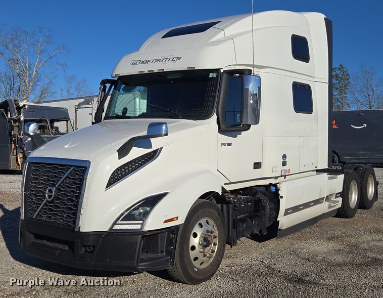 image for item YA1455 2023 Volvo VNL semi truck