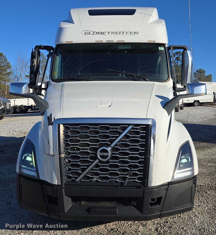 image for item YA1455 2023 Volvo VNL semi truck