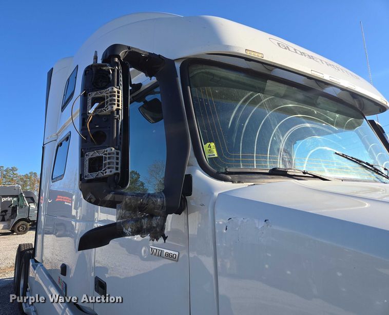 image for item YA1455 2023 Volvo VNL semi truck