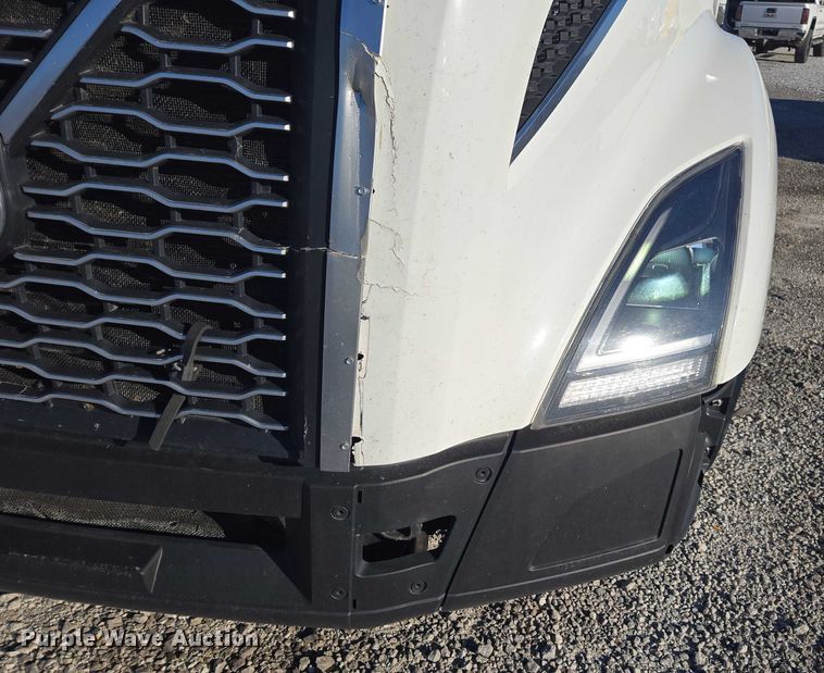 image for item YA1455 2023 Volvo VNL semi truck