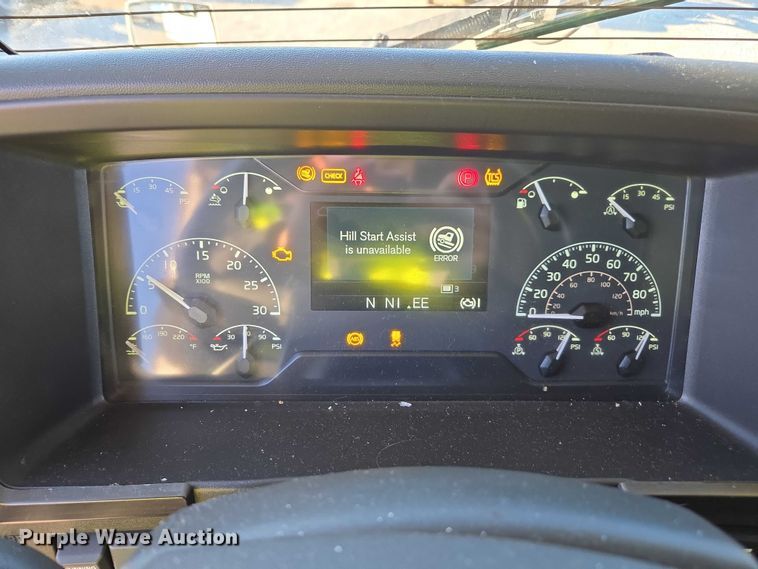 image for item YA1455 2023 Volvo VNL semi truck