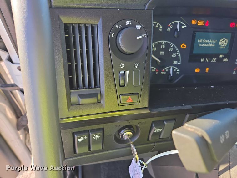 image for item YA1455 2023 Volvo VNL semi truck