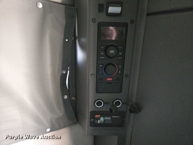 image for item YA1455 2023 Volvo VNL semi truck