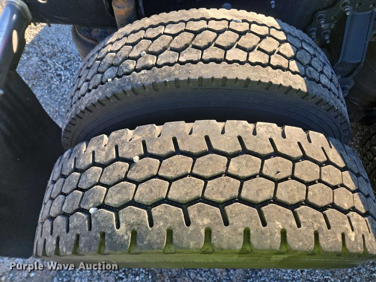 image for item YA1455 2023 Volvo VNL semi truck