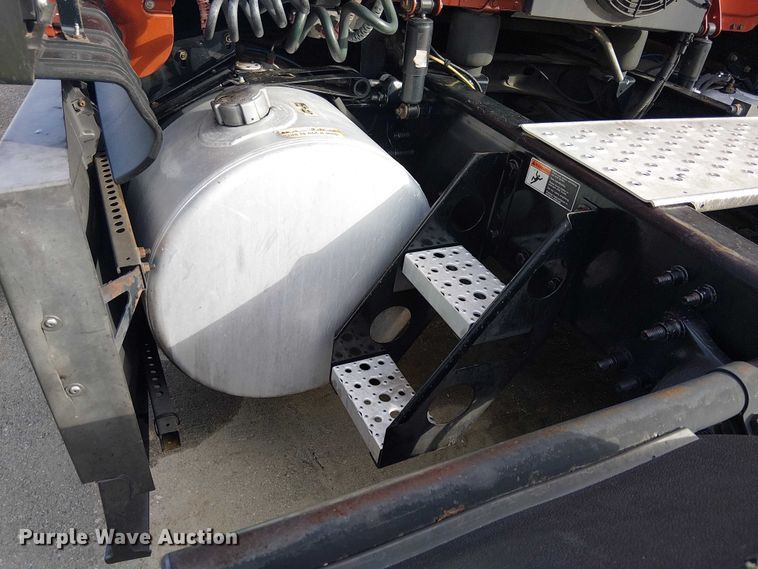 image for item YA1484 2020 Freightliner Cascadia semi truck