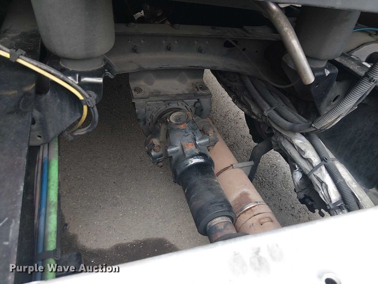 image for item YA1484 2020 Freightliner Cascadia semi truck