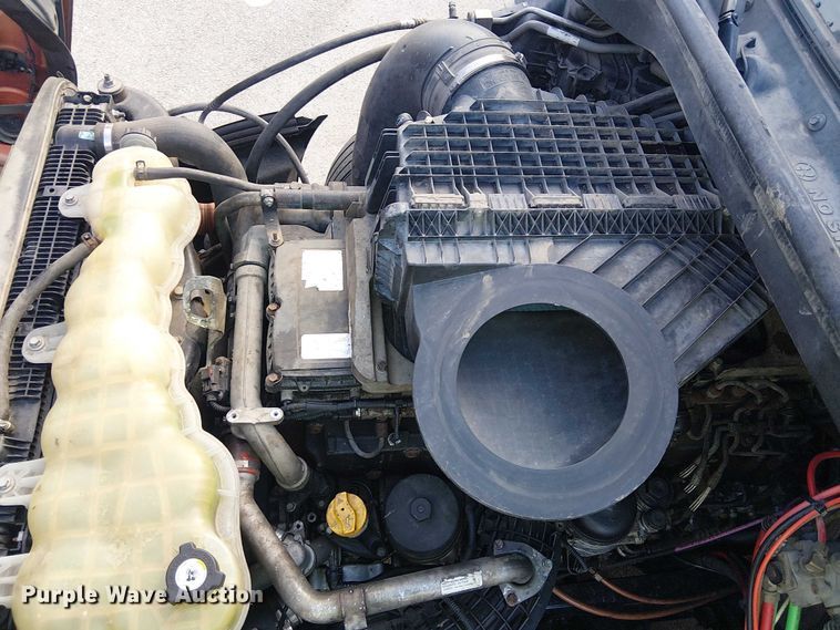 image for item YA1484 2020 Freightliner Cascadia semi truck