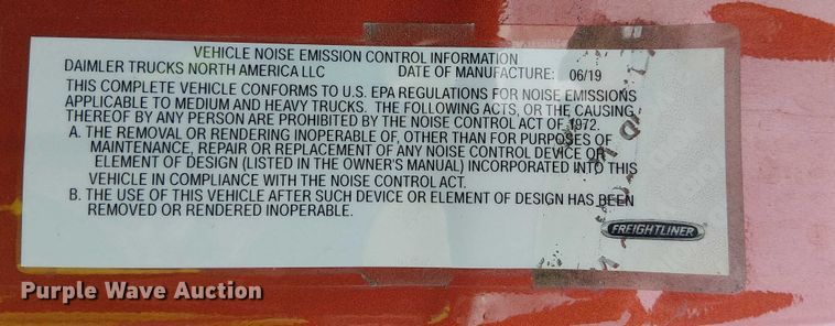 image for item YA1484 2020 Freightliner Cascadia semi truck